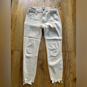 DL1961 - Florence Cropped Cream Colored denim with raw hem, size 29